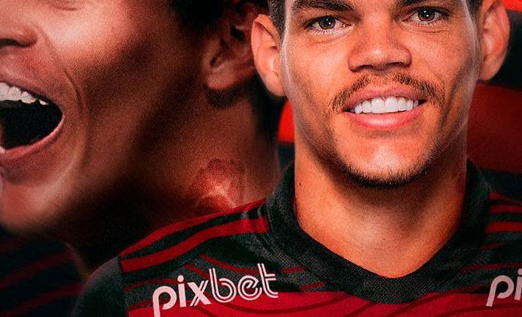 Flamengo anuncia a contratação de Ayrton Lucas
