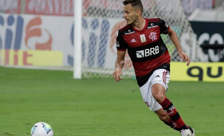 Renê tem negociações avançadas com o Internacional e não joga mais pelo Flamengo