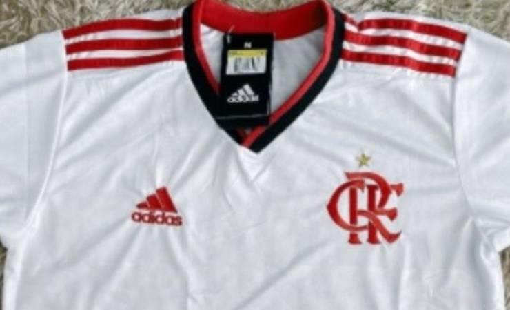 Vaza imagem de suposta nova camisa 2 do Flamengo
