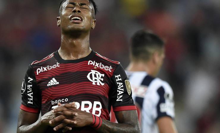 Flamengo: Bruno Henrique faz exame no joelho e vira dúvida contra o São Paulo
