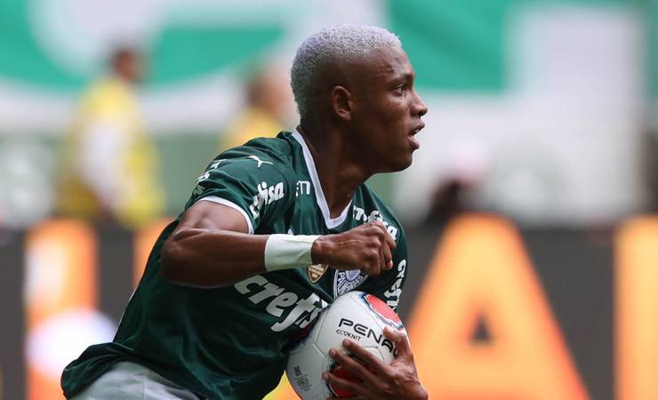Imprensa da Espanha afirma que Danilo, do Palmeiras, é alvo do Barcelona