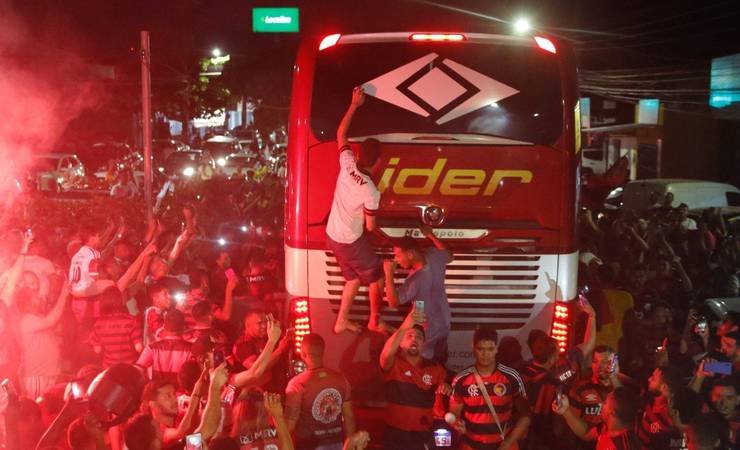 Flamengo é recebido com festa no Piauí; veja os vídeos