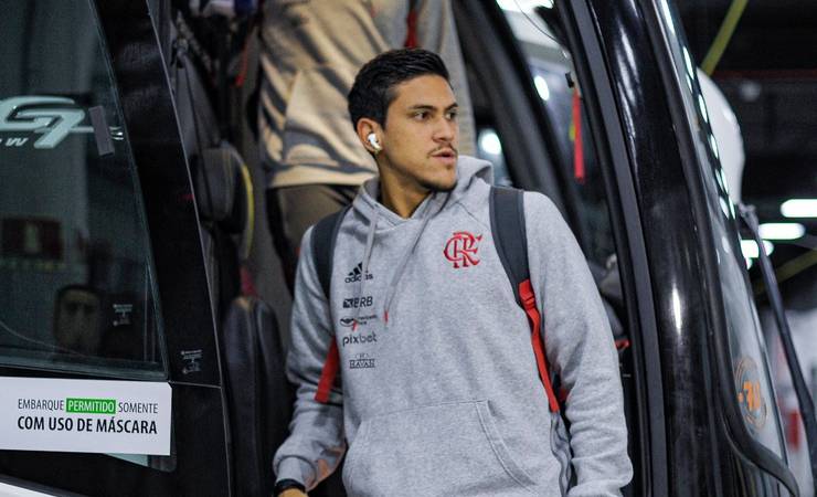 Pedro, atacante do Flamengo, despista sobre mudança de clube: "Quem manda sou eu"