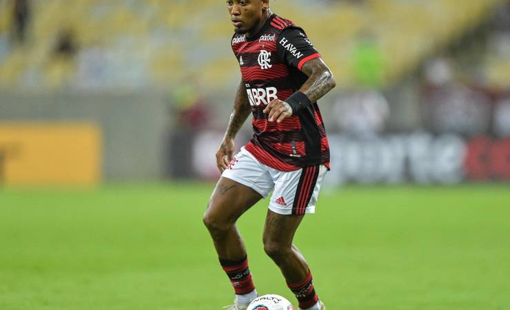 Flamengo informa que Marinho fraturou uma costela no jogo contra o Altos-PI