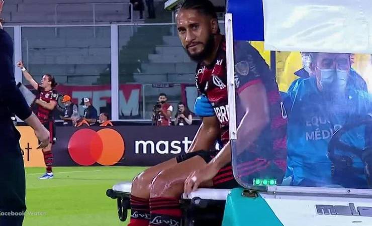 Pablo se lesiona novamente e deixa o campo no 1º tempo contra o Talleres