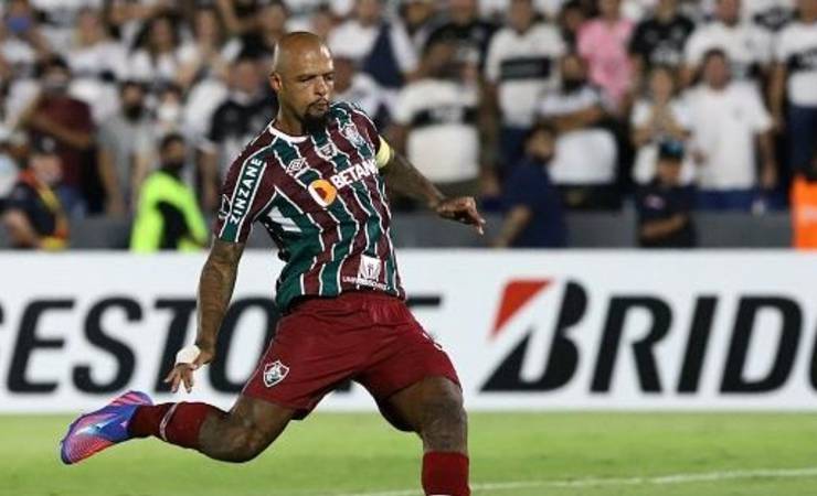 Ex-dirigente do Flamengo xinga o Felipe, que responde: 'Quer aparecer, seu imundo'