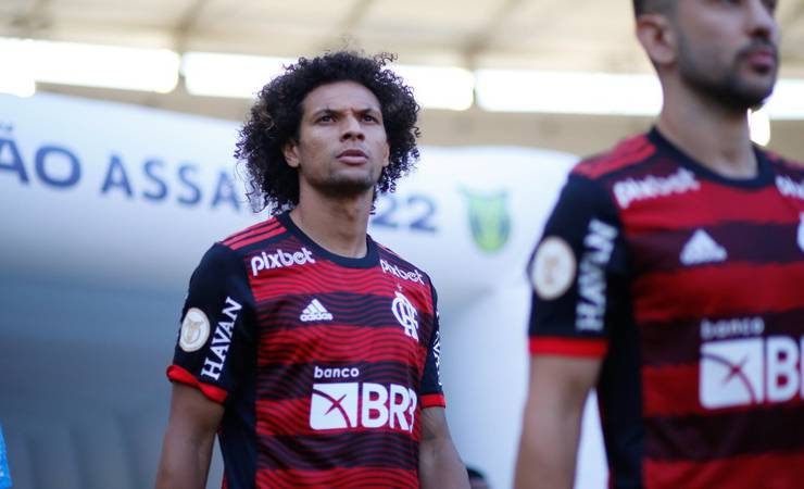 Willian Arão e Pablo são criticados por atuações no 1º tempo de Flamengo x Fortaleza