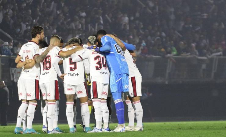 Torcedores do Flamengo fazem 'lista de dispensas' com Marinho, Andreas e outros jogadores