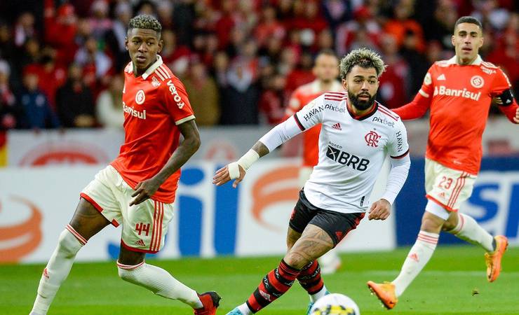 Flamengo: Gabigol fraturou dente após sofrer cotovelada dentro da área contra o Inter