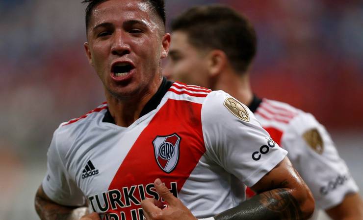 Flamengo faz sondagem pelo meia Enzo Fernández, do River Plate
