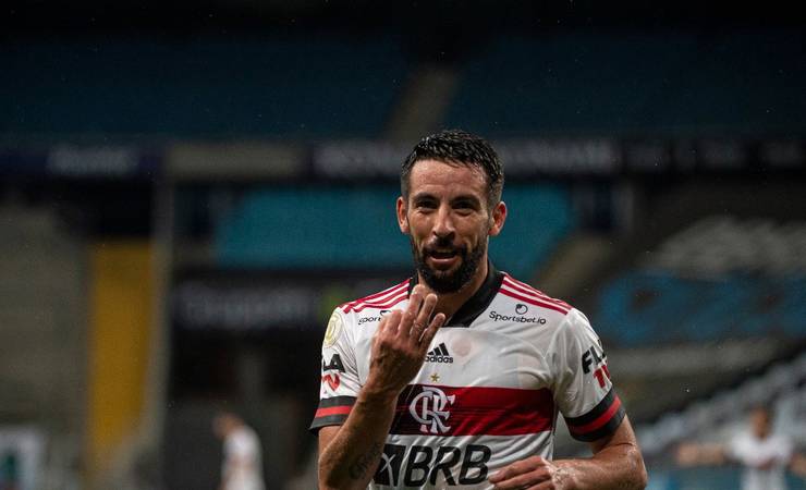 Mauricio Isla estaria a um passo da Universidad Católica-CHI, diz rádio