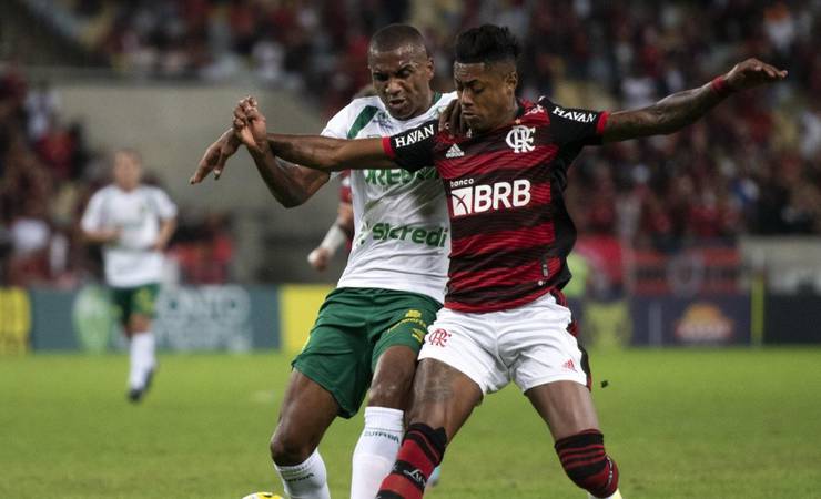Flamengo informa que Bruno Henrique teve lesão multiligamentar no joelho direito