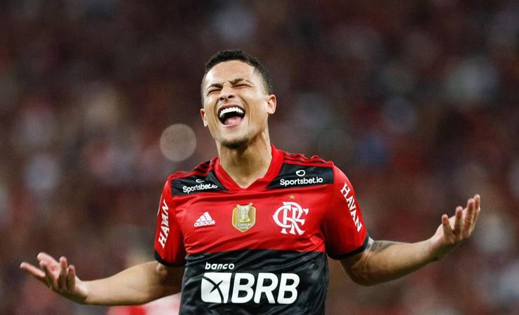 Torcedores do Flamengo elogiam atuação de João Gomes, do Flamengo, contra o Atlético-MG