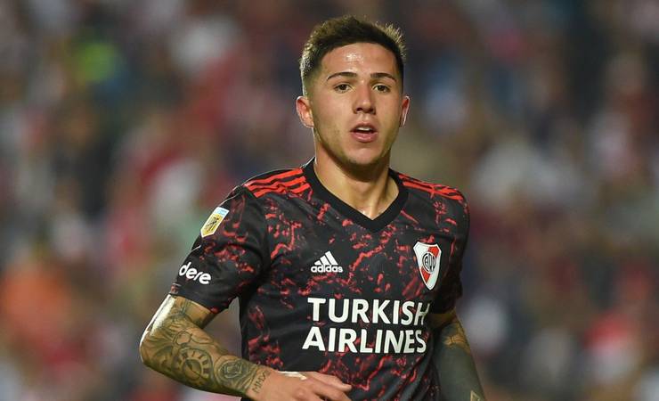 Benfica comunica acordo com Enzo Fernández, meia do River Plate