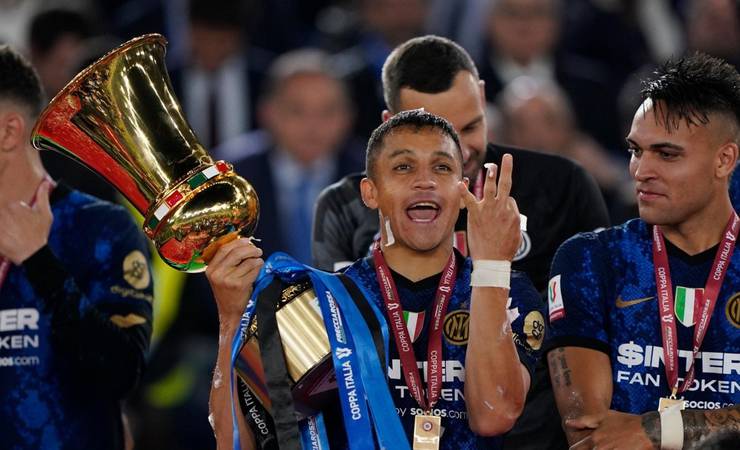 Flamengo afirma que não tem conversas com Alexis Sánchez e Suárez