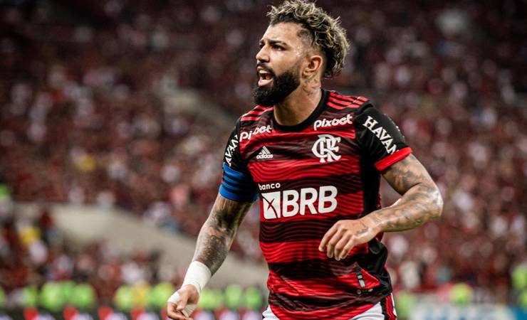 Gabigol se desentende e chuta Fernandinho em Flamengo x Athletico