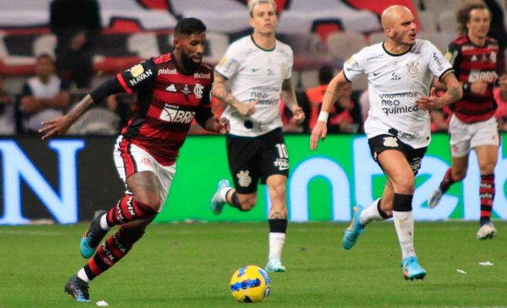 Após empate, torcedores do Flamengo criticam Rodinei: 'Não está jogando nada'