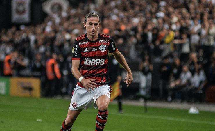 Torcedores criticam a saída de Filipe Luís na final da Libertadores: 'Sempre pipoca'