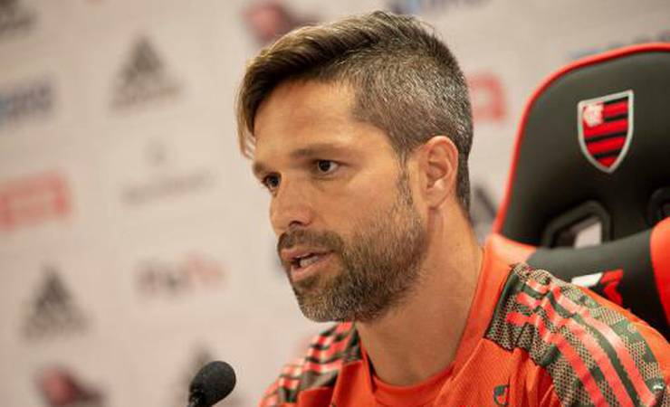 Diego, do Flamengo, se manifesta contra atos violentos no futebol brasileiro e pede providências: 'Basta'