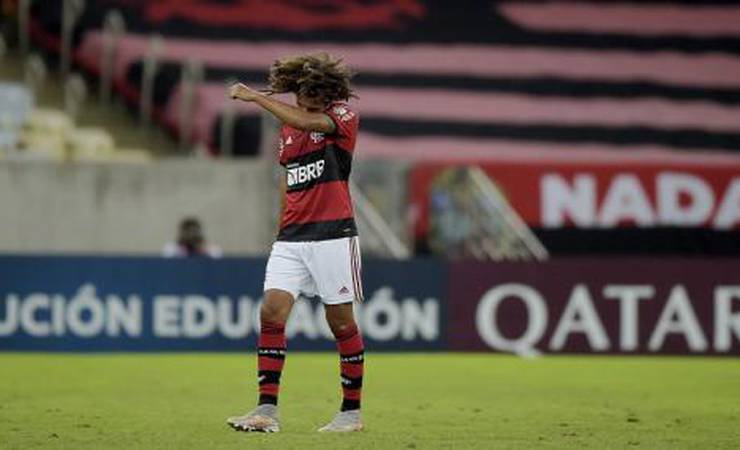 "Tá mal Arão": na web, torcedores do Flamengo criticam atuação do volante na estreia do Brasileirão