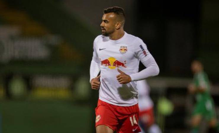 Fabrício Bruno desembarca no Rio para ser oficializado pelo Flamengo