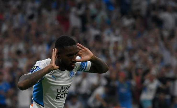 ‘Cada vez mais indispensável para o Olympique’, diz jornal francês sobre Gerson