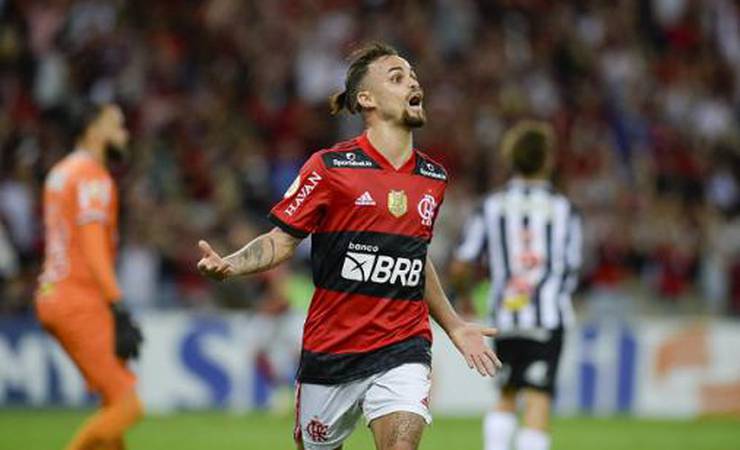 Michael é o quarto nome a 'subir de preço' em passagem recente pelo clube e garantir lucro ao Flamengo