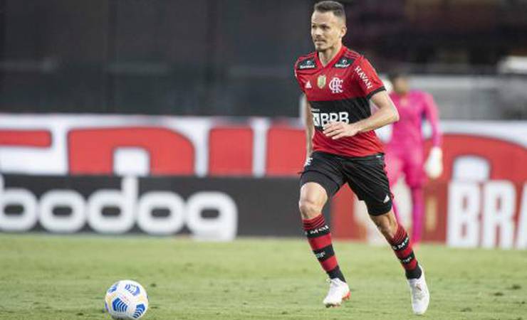 Flamengo oficializa a saída de Renê para o Internacional: 'Agradecemos por toda dedicação!'