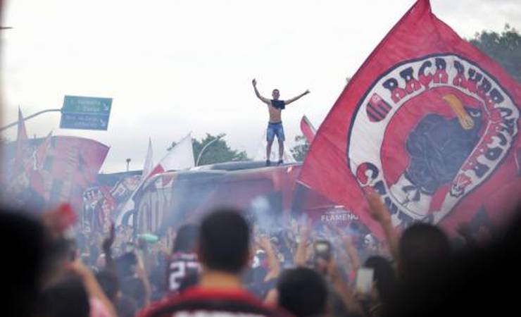 Apoio da Nação: torcida do Flamengo esgota ingressos do setor exclusivo para a Supercopa do Brasil