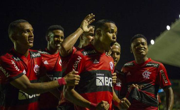 Lázaro, sequência invicta, retorno de jogador e mais: o que ficar de olho no Flamengo contra o Volta Redonda