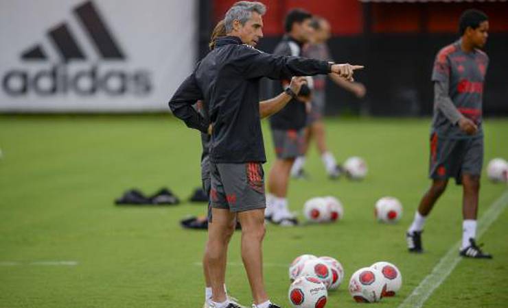 Com desfalques no início do trabalho, Paulo Sousa define estratégia para ter o 'Flamengo ideal' à disposição