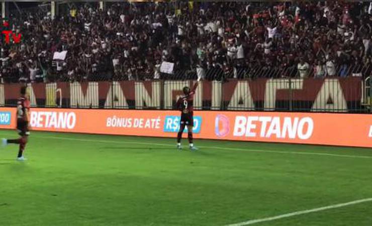 Ao marcar contra o Audax, Gabigol comemora com gesto antirracista; assista!