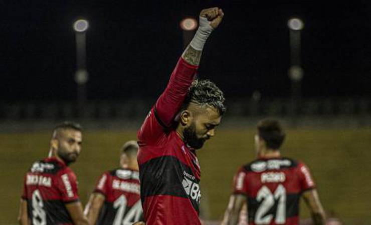 De 'forma natural', Gabigol mostra-se cada vez mais à vontade para liderar o Flamengo dentro e fora de campo