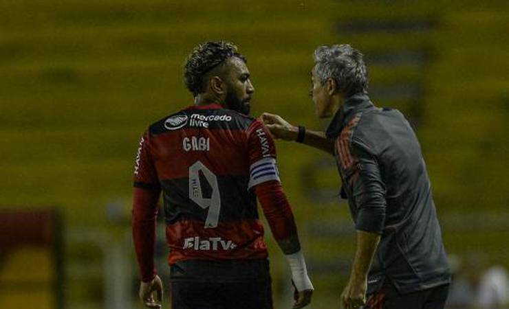 Por que Paulo Sousa muda o Flamengo a cada jogo neste início de trabalho?