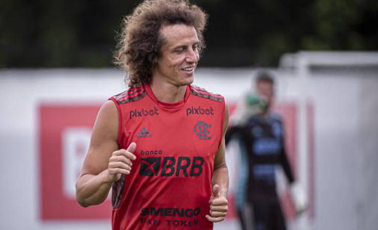 David Luiz e Bruno Henrique avançam por retorno ao Flamengo; 'Fundamentais', afirma Paulo Sousa