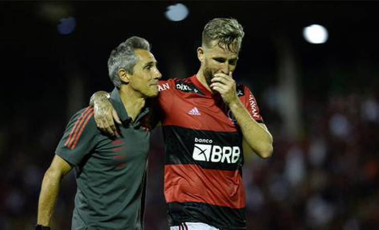 Torcedores não perdoam Léo Pereira após gol contra: 'Melhor jogador do Botafogo em campo'