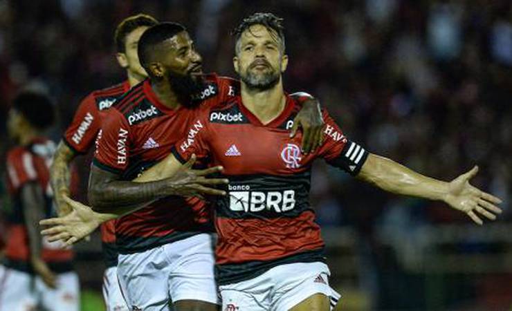 Pedro e Diego igualam Guerrero na artilharia do Flamengo no século