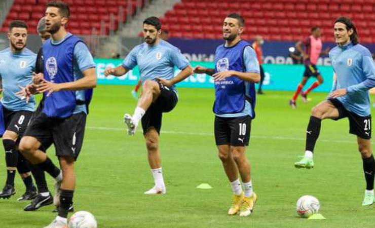 Cavani responde mensagem de Arrascaeta: 'Obrigado, Mengão'