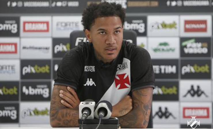 Zé Gabriel admite favoritismo do Flamengo contra o Vasco, mas cita: 'Eram favoritos contra o Palmeiras'