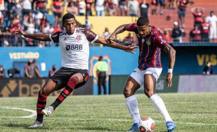 Jornalista critica número de pagantes em Madureira x Flamengo: 'A conta não fecha'