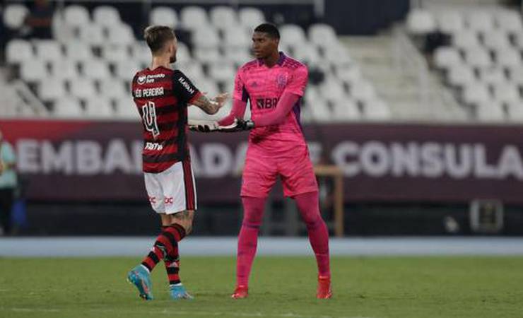 Hugo Souza publica mensagem após vitória do Flamengo sobre o Botafogo