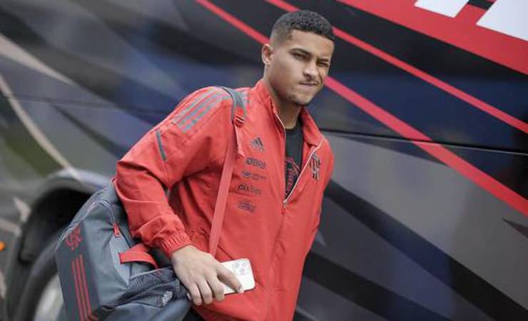 Jogador do Flamengo após invasão russa na Ucrânia: 'O mundo pede paz'