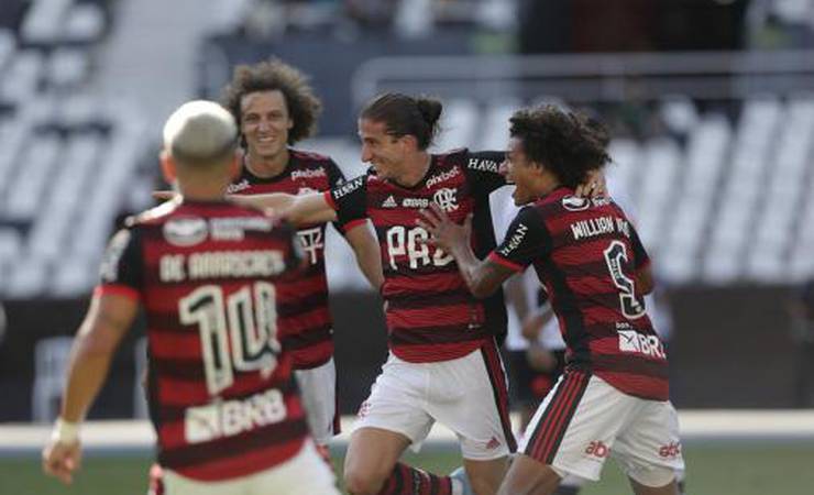 Flamengo vai mal, mas vence o Vasco com golaço de Arrascaeta no fim