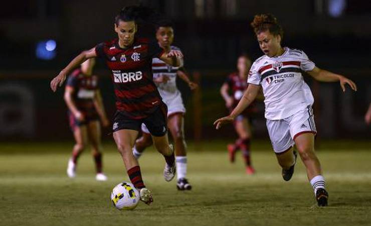 Na estreia no Brasileirão feminino, Flamengo e São Paulo empatam em jogo equilibrado