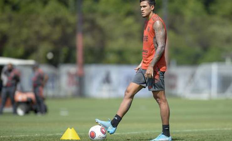 Investimento feito e condições para sair: a situação de Pedro no Flamengo