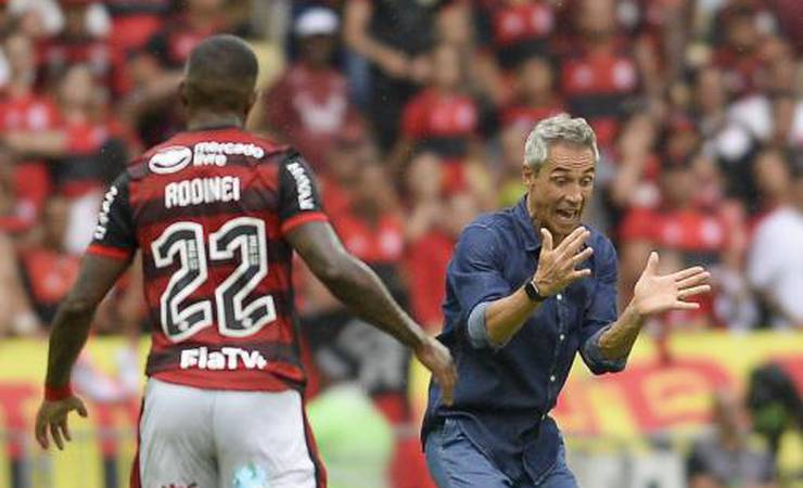 'Vamos precisar deles para nos empurrar': Paulo Sousa exalta ajuda da torcida para sequência do ano