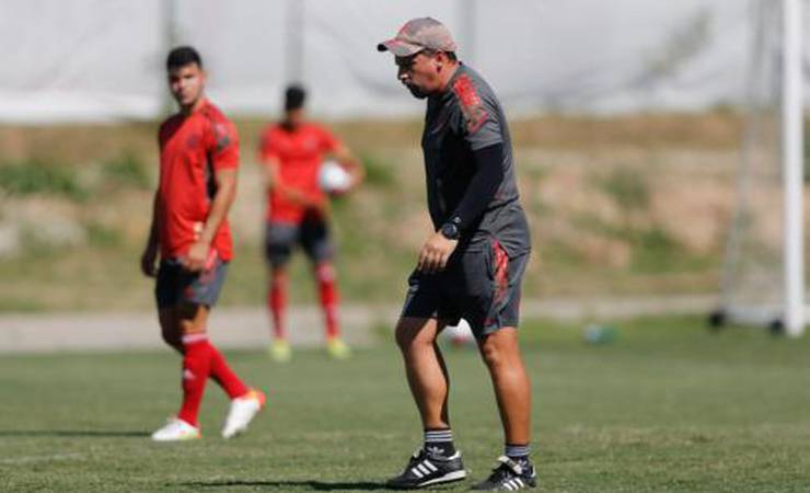 Sub-20, sub-17 e sub-15 do Flamengo estreiam nas competições estaduais neste sábado; saiba mais