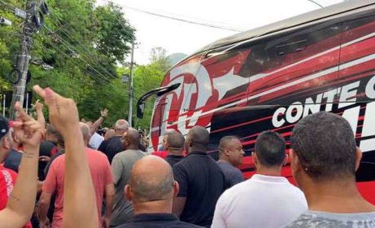 Ninho do Urubu: os bastidores do dia agitado e de protestos no Flamengo