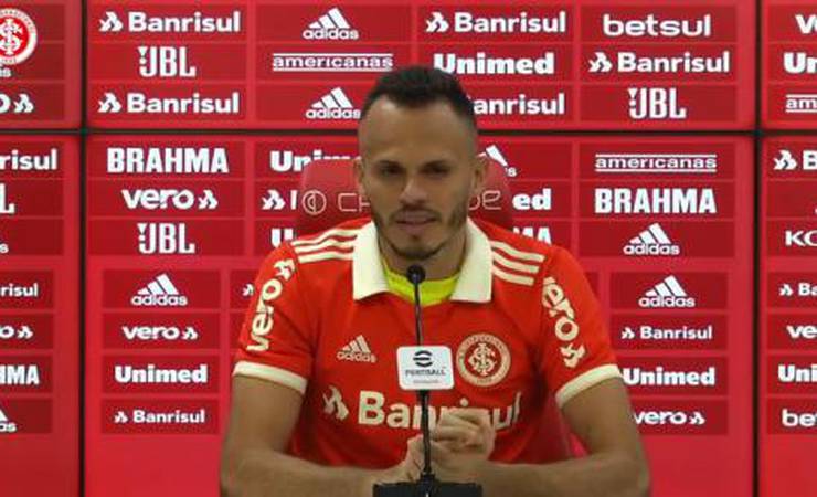 Renê explica saída do Flamengo: 'Preciso de novos ares'