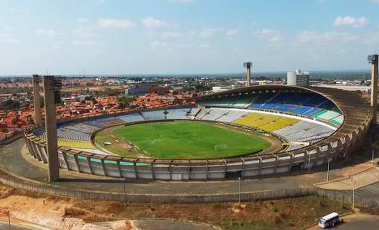 Flamengo investe R$ 100 mil no estádio Albertão, onde vai enfrentar o Altos-PI pela Copa do Brasil